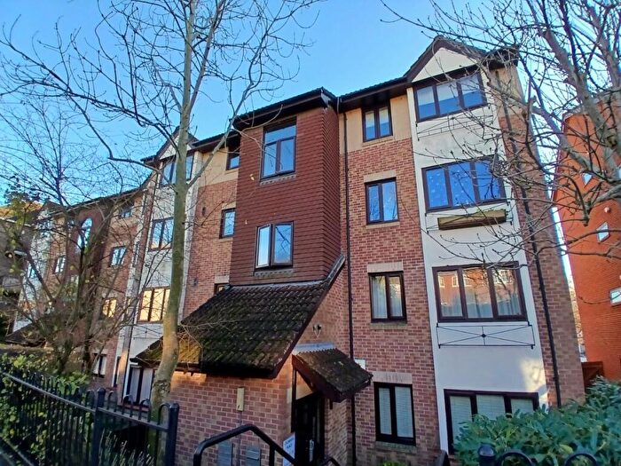 2 Bedroom Apartment To Rent In Station Road, Redhill, RH1
