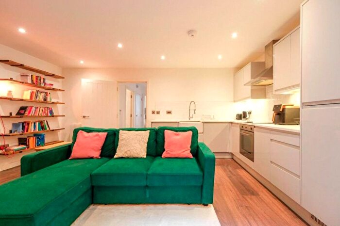 2 Bedroom Flat To Rent In Betterton Street, London, WC2H