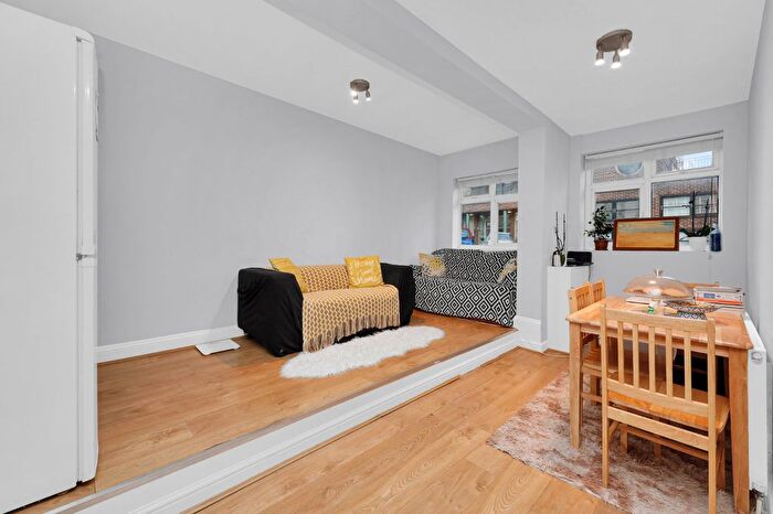 2 Bedroom Flat To Rent In Torriano Avenue, Kentish Town, NW5