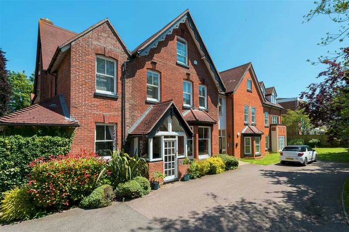 2 Bedroom Apartment To Rent In Old Dover Road, Canterbury, CT1