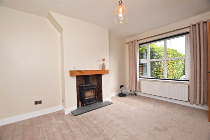 3 Bedroom Semi-Detached House For Sale In Boardman Fold Road, Alkrington, M24
