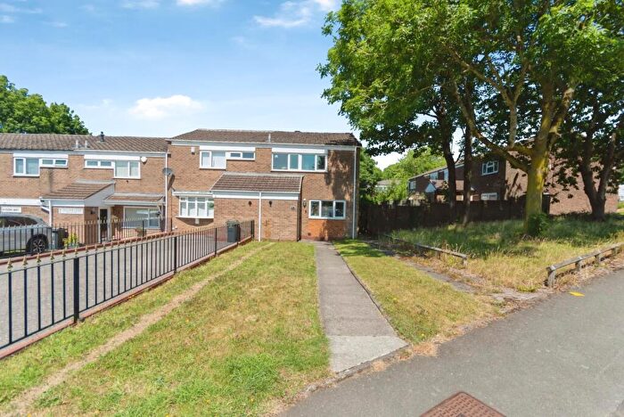 3 Bedroom End Of Terrace House For Sale In Gullane Close, Birmingham, West Midlands, B38