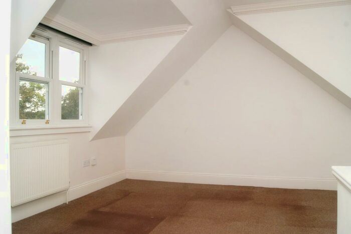 1 Bedroom Flat To Rent In Winchester Road, Chandlers Ford, Eastleigh, Hampshire, SO53