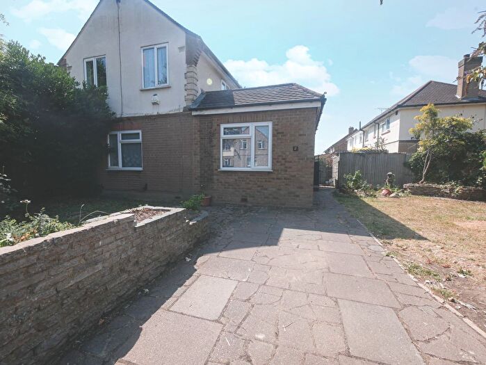 4 Bedroom Semi-Detached House To Rent In East Road, West Drayton, UB7