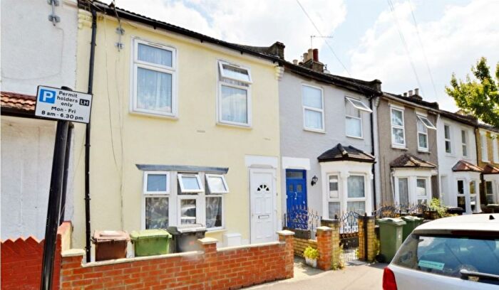 4 Bedroom Terraced House For Sale In Springfield Road, London, Walthamstow, E17