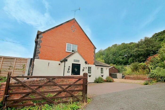 4 Bedroom Property For Sale In Watling Street, Hints, Tamworth, B78
