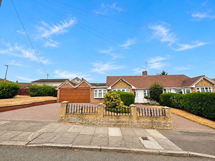 3 Bedroom Detached Bungalow For Sale In Whitecrest, Great Barr, Birmingham, B43