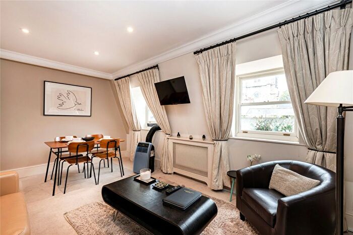 2 Bedroom Flat For Sale In Elizabeth Street, Belgravia, London, SW1W