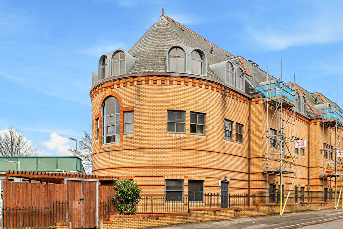 3 Bedroom Apartment For Sale In Ref: El - Whyteleafe Hill, Whyteleafe, CR3