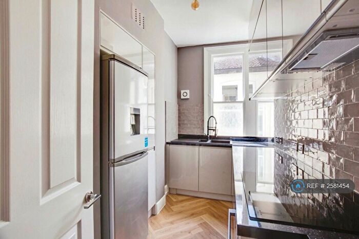 2 Bedroom Flat To Rent In Chichele Mansions, London, NW2