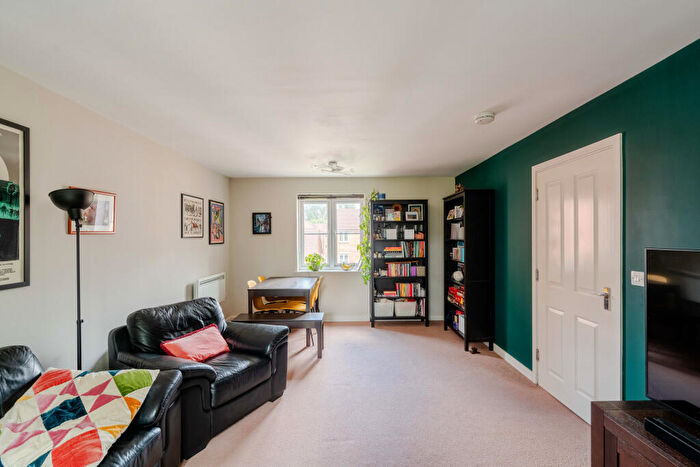 2 Bedroom Flat For Sale In Dickinsons Fields, Bedminster, Bristol, Bristol, BS3
