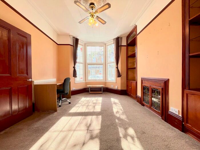 4 Bedroom Terraced House To Rent In Knox Road, Forest Gate, E7