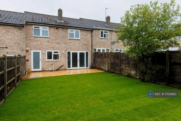3 Bedroom Terraced House To Rent In Tudor Close, Thetford, IP24