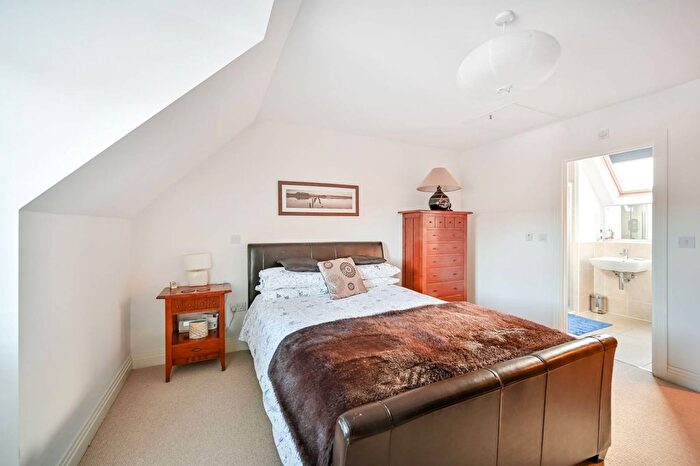 3 Bedroom Terraced House For Sale In Meyers Close, Slough, SL3