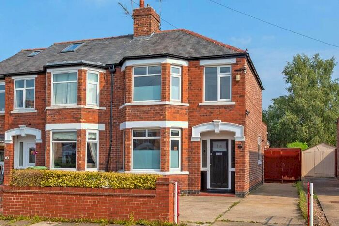 3 Bedroom Semi-Detached House To Rent In Milson Grove, Hull Road, York, YO10
