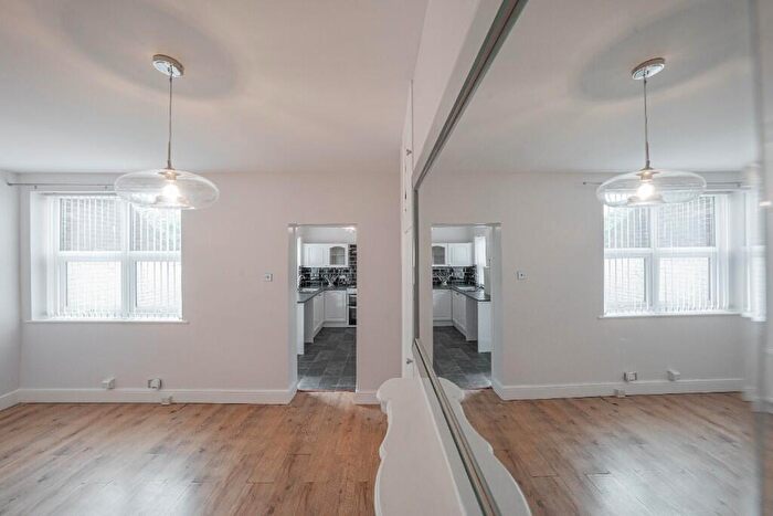 1 Bedroom Flat To Rent In Maxwell Street, Bensham, Gateshead, Tyne And Wear, NE8
