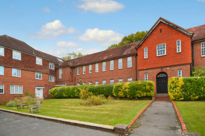 1 Bedroom Ground Flat To Rent In Old Lane, Dockenfield, GU10