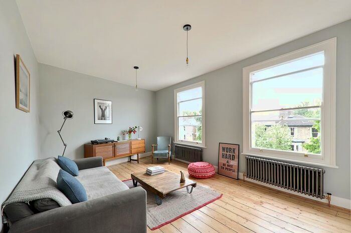2 Bedroom Apartment To Rent In Grazebrook Road, Stoke Newington, London, N16
