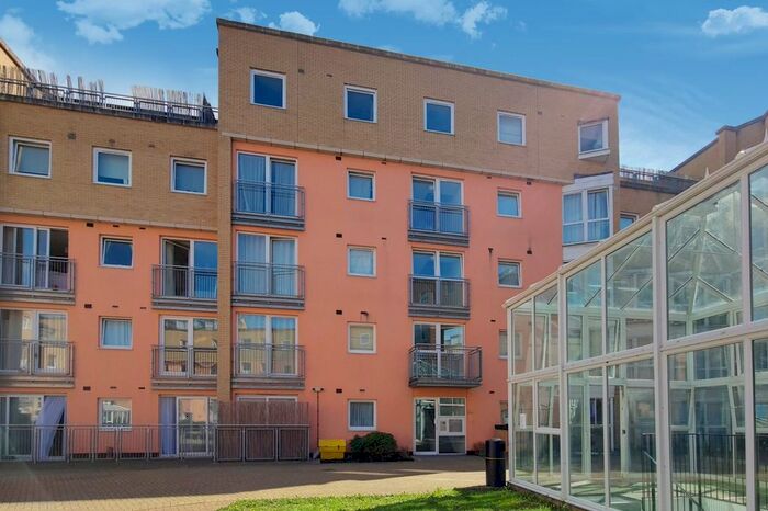 2 Bedroom Flat To Rent In Wooldridge Close, Feltham, TW14