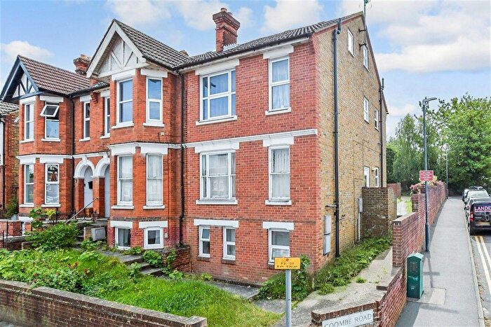 1 Bedroom Flat For Sale In Old Tovil Road, Maidstone, Kent, ME15