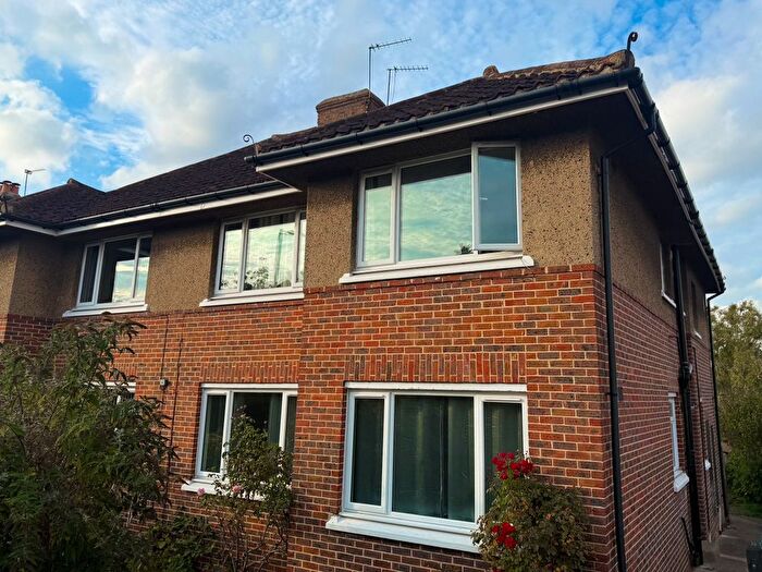 2 Bedroom Flat To Rent In Surbiton Hill Park, Surbiton, KT5