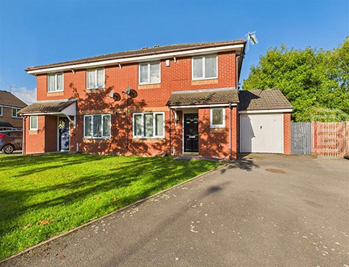3 Bedroom Semi-Detached House For Sale In Morris Close, Newbold, Rugby, CV21