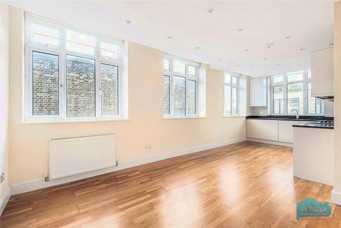 2 Bedroom Apartment To Rent In High Street, High Barnet, Hertfordshire, EN5