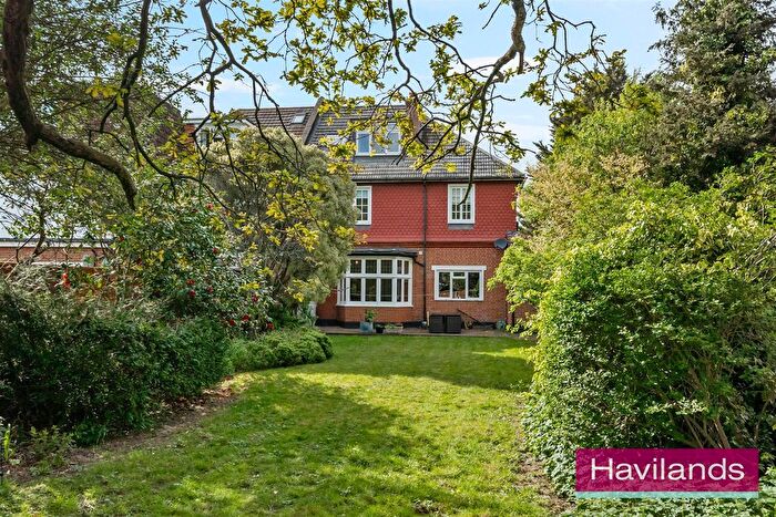 6 Bedroom Semi Detached House For Sale In Village Road, Enfield, EN1