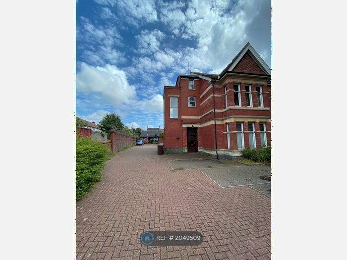 2 Bedroom Flat To Rent In Penylan Road, Cardiff, CF23