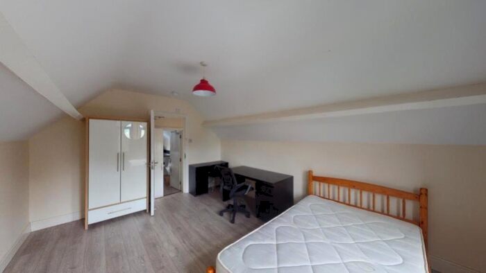 4 Bedroom Flat To Rent In Flat, Derby Road, Nottingham, NG7