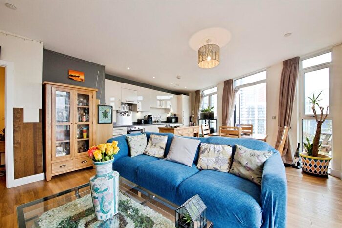 3 Bedroom Flat For Sale In Hatton Road, Wembley, HA0