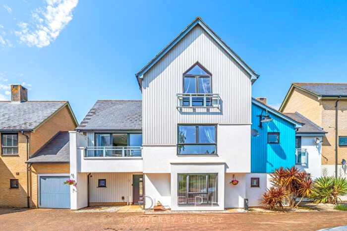 5 Bedroom Link Detached House For Sale In Cranberry Square, Ipswich, IP3