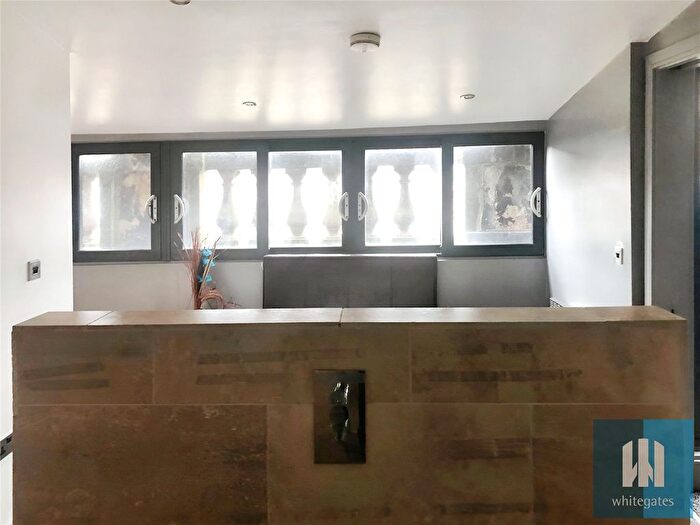 2 Bedroom Flat To Rent In Britannia Buildings, St Peters Street, Huddersfield, HD1