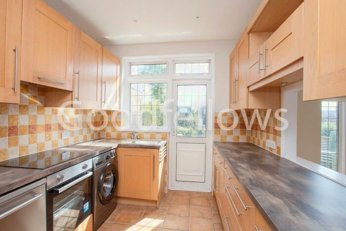 3 Bedroom Property To Rent In Parkway, London, SW20