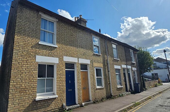 2 Bedroom Terraced House To Rent In Catharine Street, Cambridge, CB1
