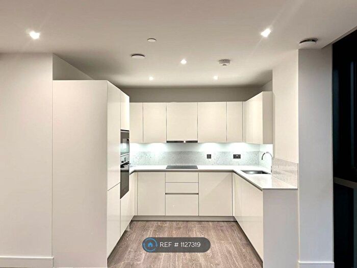 2 Bedroom Flat To Rent In Menara Point, London, E16
