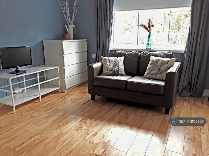 1 Bedroom Flat To Rent In Courthouse Road, Maidenhead, SL6