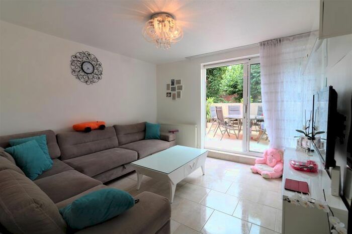 2 Bedroom Flat To Rent In Folkestone Road, London N18