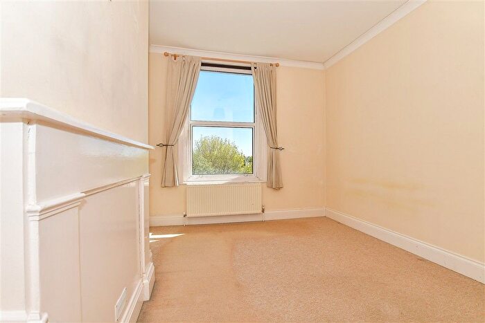 1 Bedroom Flat For Sale In Queens Road, Tunbridge Wells, Kent, TN4