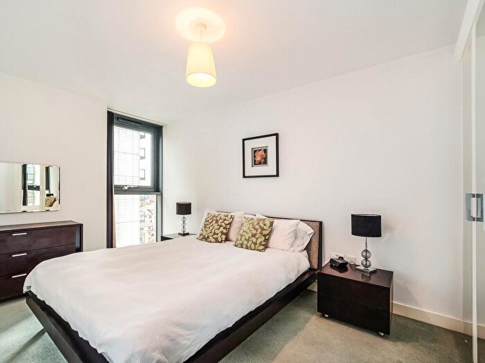 2 Bedroom Apartment To Rent In Elektron Tower, Blackwall Way, E14
