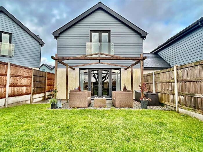 2 Bedroom Link Detached House For Sale In Parc Delfryn, Brynteg, Isle Of Anglesey, LL78
