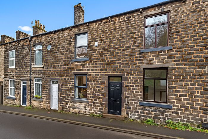 3 Bedroom Terraced House For Sale In Lee Street, Uppermill, OL3