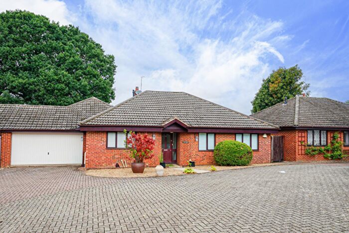 3 Bedroom Detached Bungalow For Sale In Abbey Walk, Heath And Reach, Leighton Buzzard, LU7