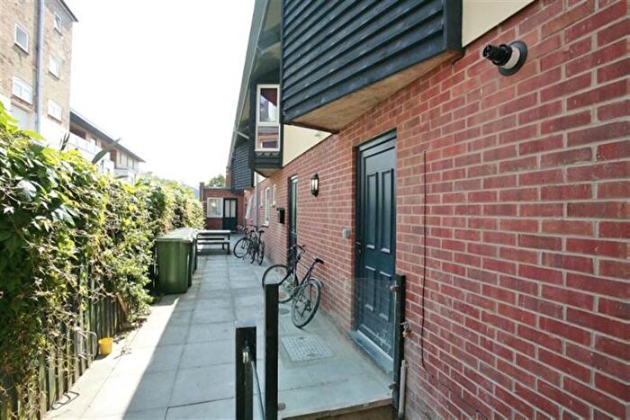 4 Bedroom Terraced House To Rent In Cowley Road, Oxford, OX4