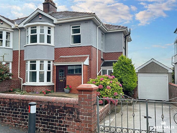 4 Bedroom Semi-detached House For Sale In Monument Hill, Carmarthen, SA31