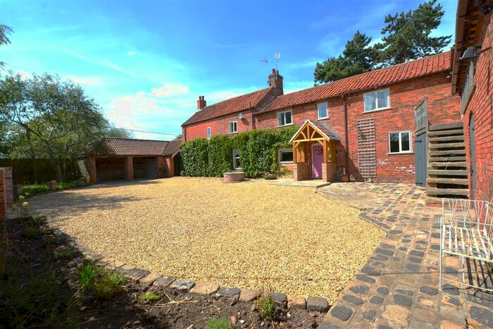 4 Bedroom Farmhouse For Sale In Hockerton Road, Upton, Newark, NG23