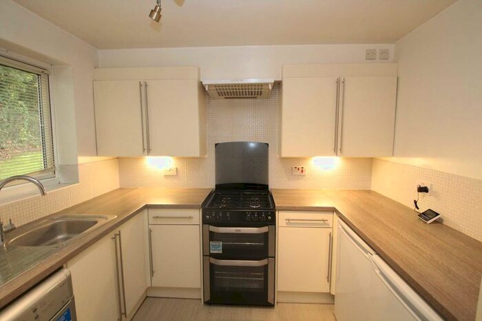 2 Bedroom Flat To Rent In Two Bedroom Apartment, Shenley Road, HP2
