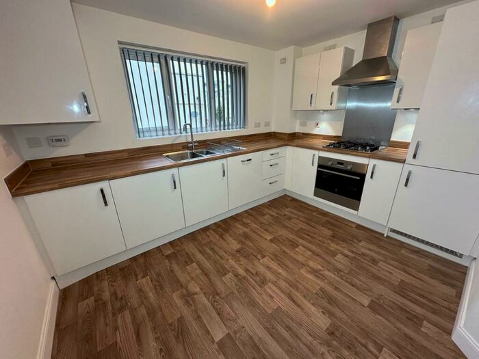 3 Bedroom Detached House To Rent In Watkin Road, Leicester, LE2