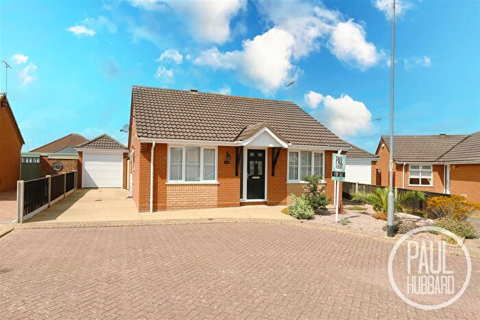 2 Bedroom Detached Bungalow For Sale In Windermere Park, Lowestoft, NR32