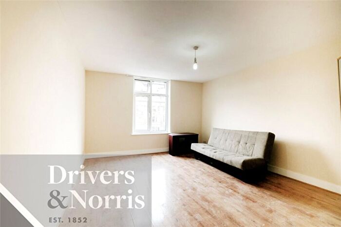 2 Bedroom Apartment To Rent In Holloway Road, Holloway, London, N7